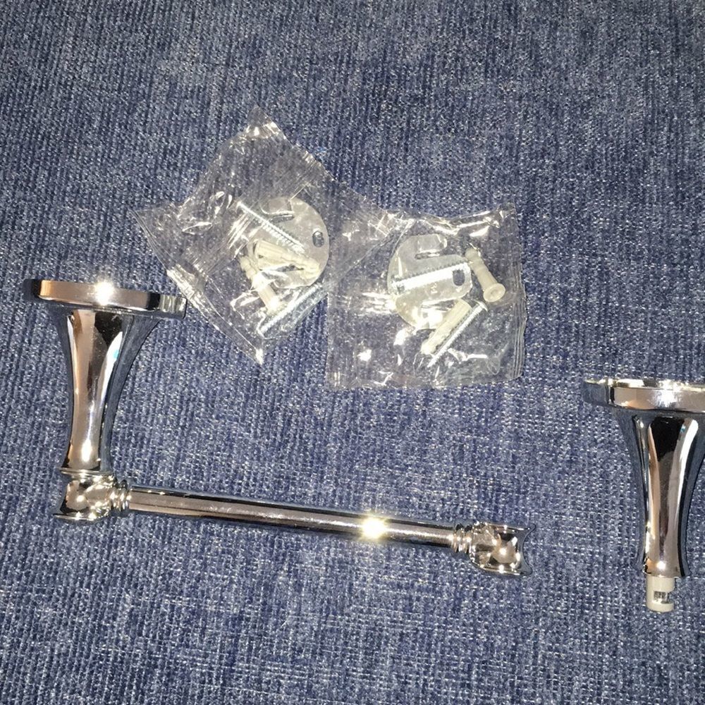 $35 Delta Chrome NEW bathroom toilet paper holder